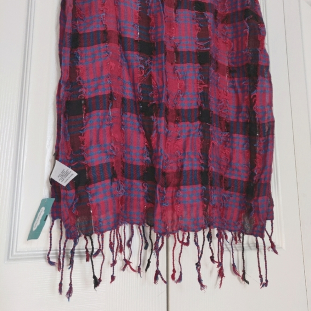 NWT Fringed Lightweight Scarf  Versatile Pink Plum Black Plaid Tablescarf Throw